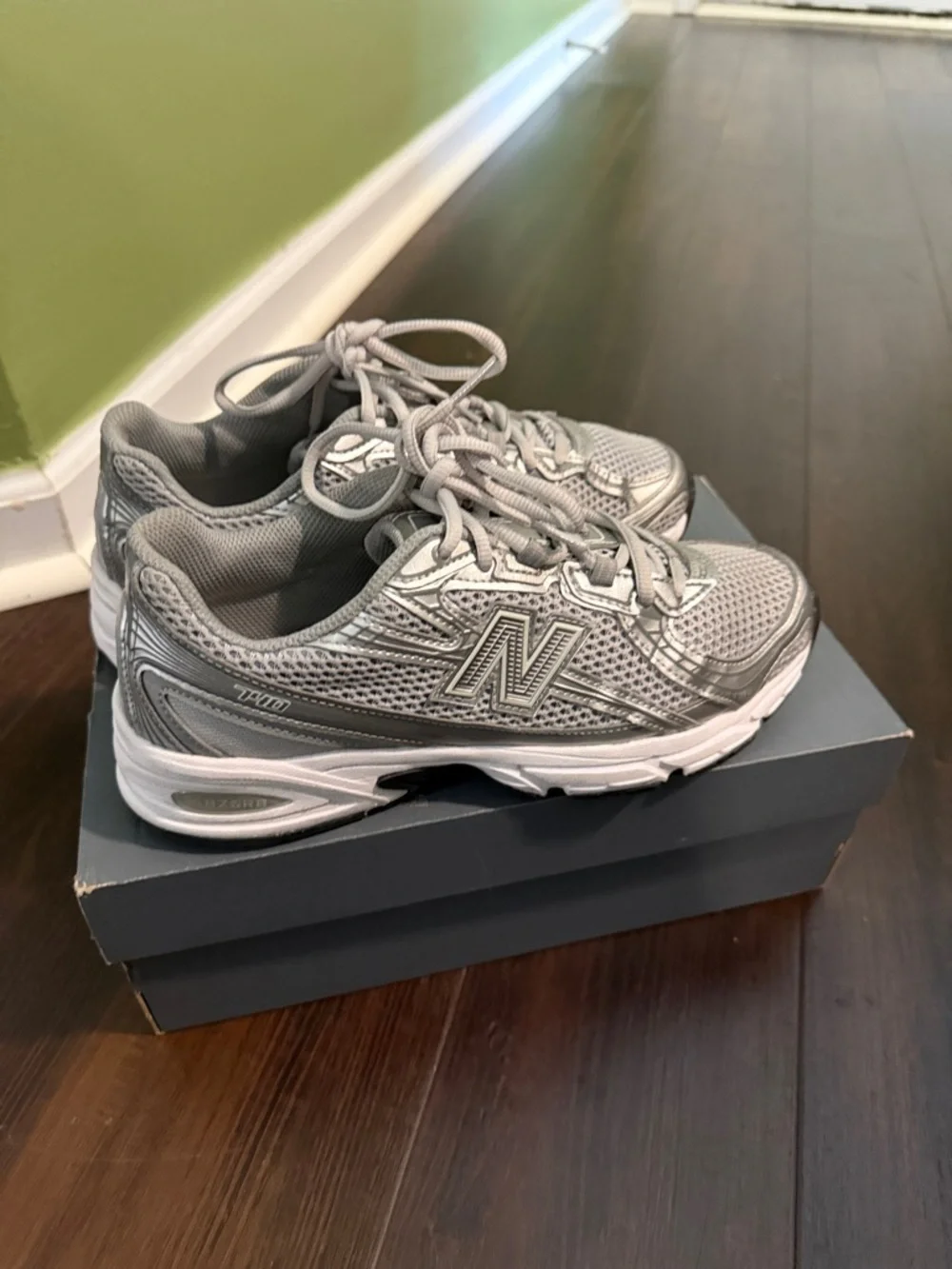 New Balance Silver Gray and White Athletic Sneakers (7y)